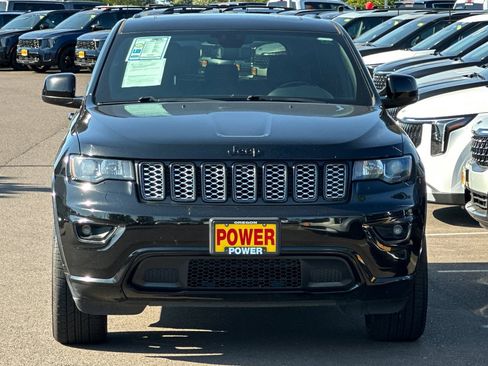 Used 2020 Jeep Grand Cherokee Altitude AWD/4WD image 9