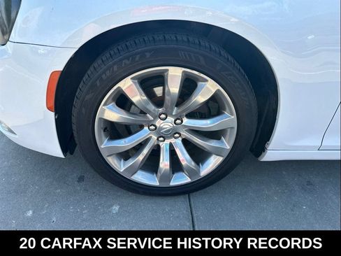 Used 2018 Chrysler 300 Touring w/ Chrome Appearance Package RWD image 11