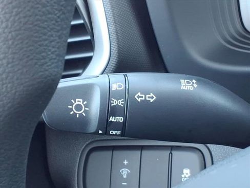 New 2026 Hyundai Venue SE image 24