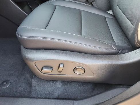 New 2026 Chevrolet Traverse LT image 9