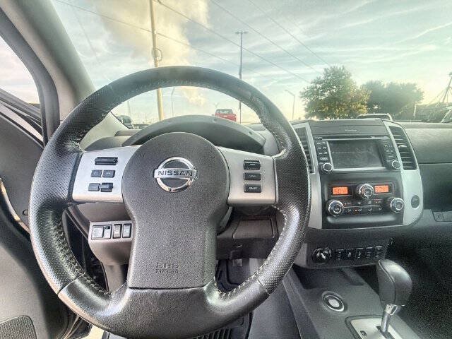 Used 2020 Nissan Frontier PRO-4X w/ Pro-4x Utility Package AWD/4WD image 11
