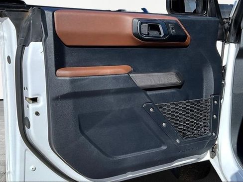 Used 2022 Ford Bronco Outer Banks image 18