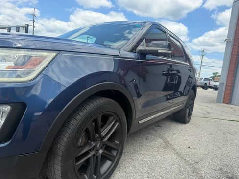 Used 2016 Ford Explorer XLT w/ Equipment Group 202A AWD/4WD image 12