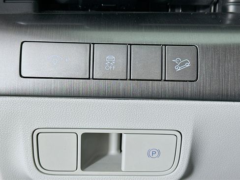 Used 2025 Hyundai Kona SEL image 17