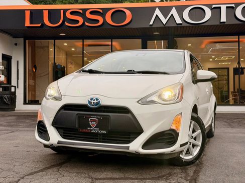 Used 2017 Toyota Prius C One FWD image 1
