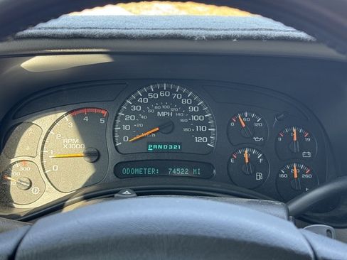 Used 2004 GMC Sierra 2500 SLT w/ Heavy-Duty Power Package AWD/4WD image 27