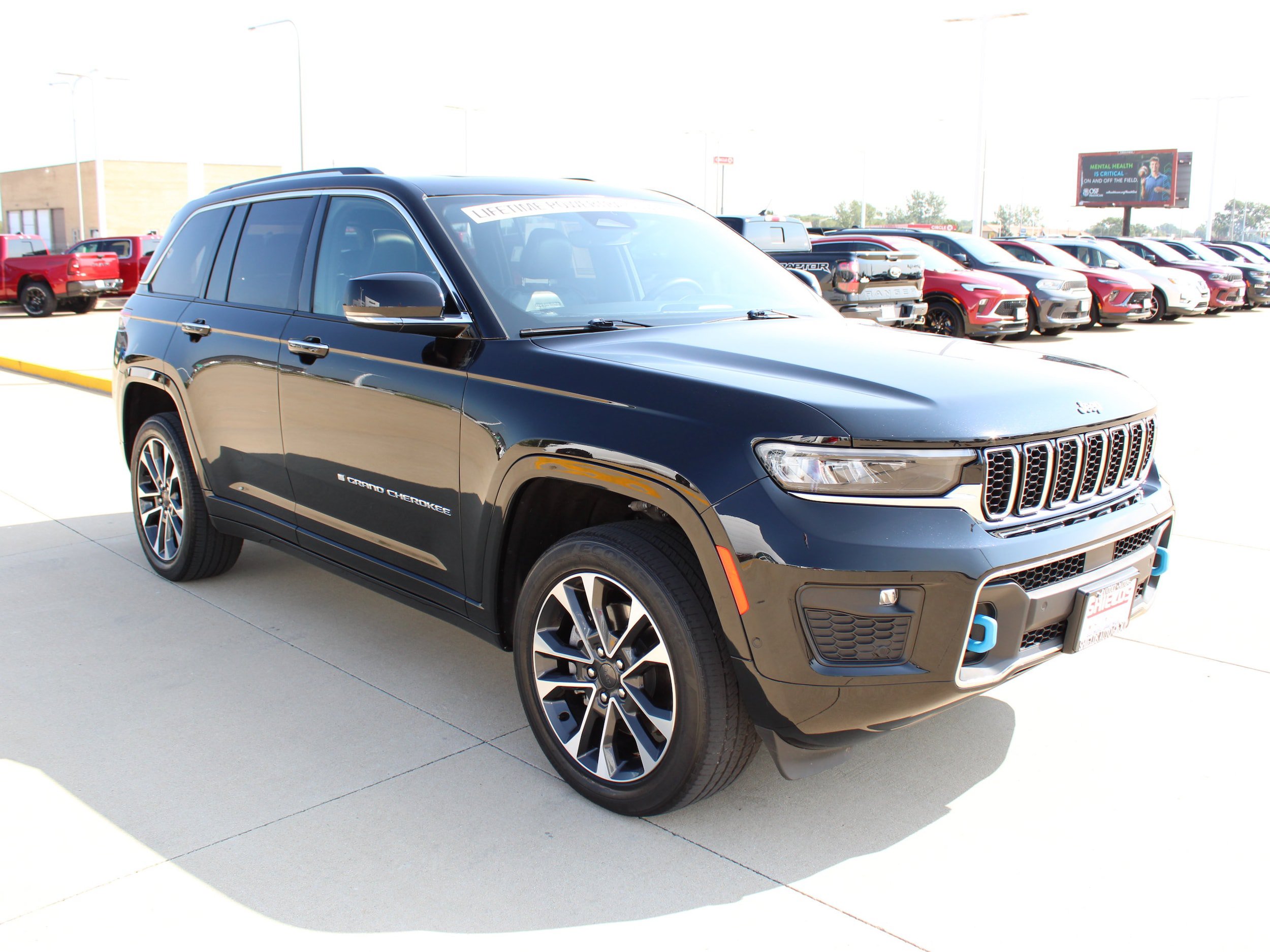 Used 2023 Jeep Grand Cherokee Overland AWD/4WD image 9