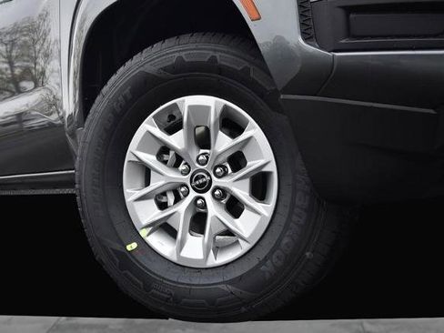 New 2026 Nissan Frontier S w/ Tow Package image 3