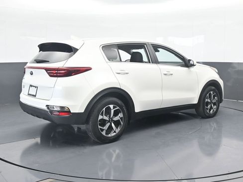 Used 2022 Kia Sportage LX image 6