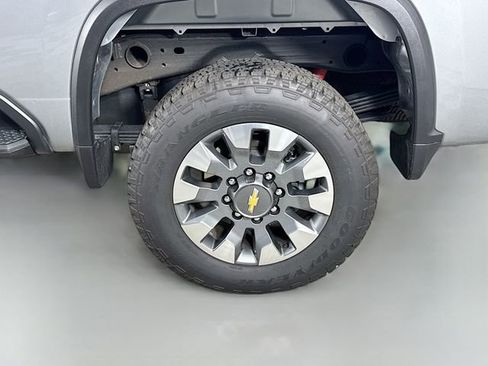 Used 2025 Chevrolet Silverado 2500 Custom w/ Custom Convenience Package image 34