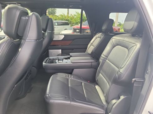 Certified 2023 Lincoln Navigator L Reserve AWD/4WD image 12