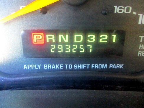 Used 2001 Chevrolet Express 3500 w/ Preferred Equipment Group 2 image 12