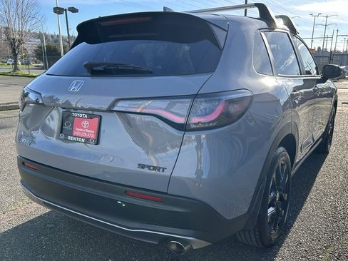 Used 2023 Honda HR-V Sport image 5