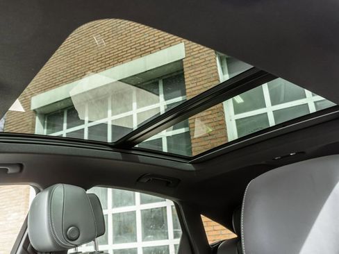 Used 2023 Audi SQ5 Prestige w/ Prestige Package image 11