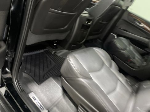Used 2020 Cadillac Escalade Luxury image 17