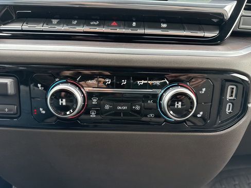 Used 2025 GMC Sierra 2500 SLT w/ LPO, GMC Protection Package image 20