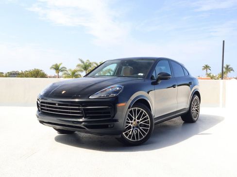 Certified 2023 Porsche Cayenne Platinum Edition AWD/4WD image 1