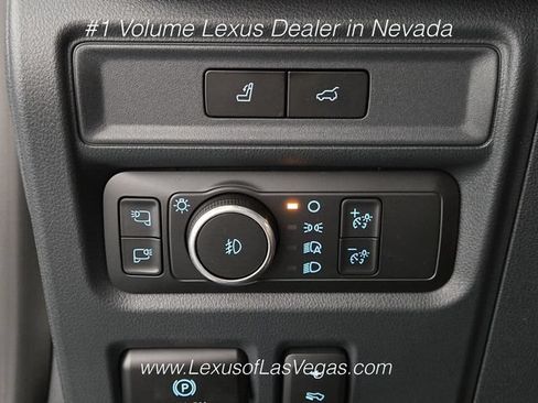 Used 2023 Ford Expedition Platinum AWD/4WD image 36