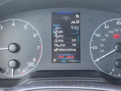 Certified 2025 Toyota Corolla LE image 27