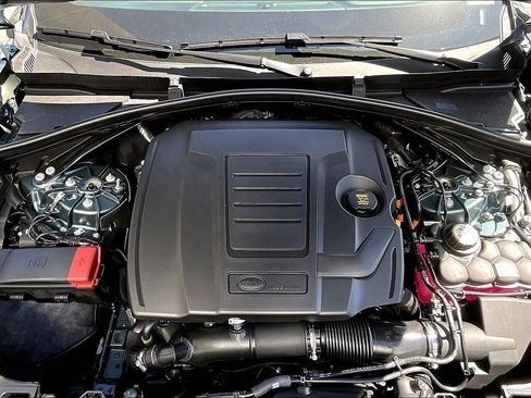 New 2026 Land Rover Range Rover Velar Dynamic SE image 11