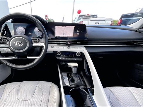 Used 2023 Hyundai Elantra Limited FWD image 14