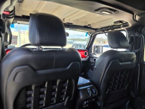 Used 2021 Jeep Gladiator Rubicon w/ Cold Weather Group image 15