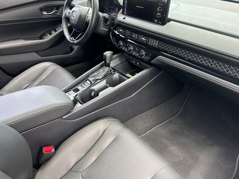 Used 2025 Honda Accord Sport image 12