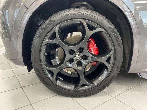 Used 2024 Alfa Romeo Stelvio Ti w/ Performance Driving Package image 24