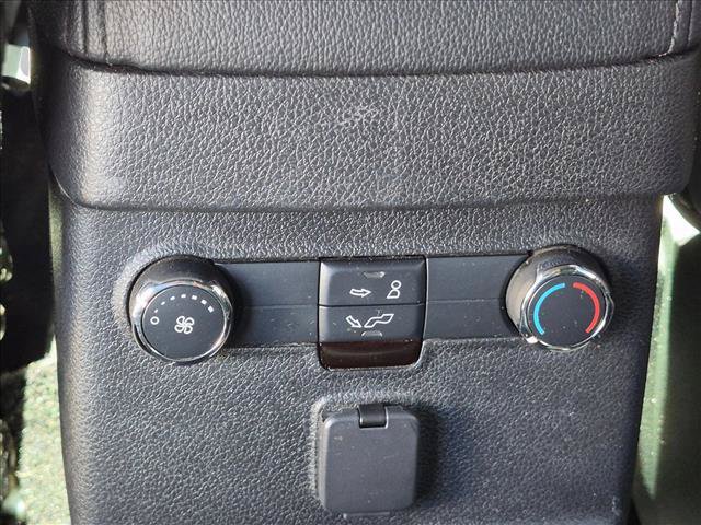 Used 2019 Ford Explorer XLT w/ Equipment Group 202A FWD image 16