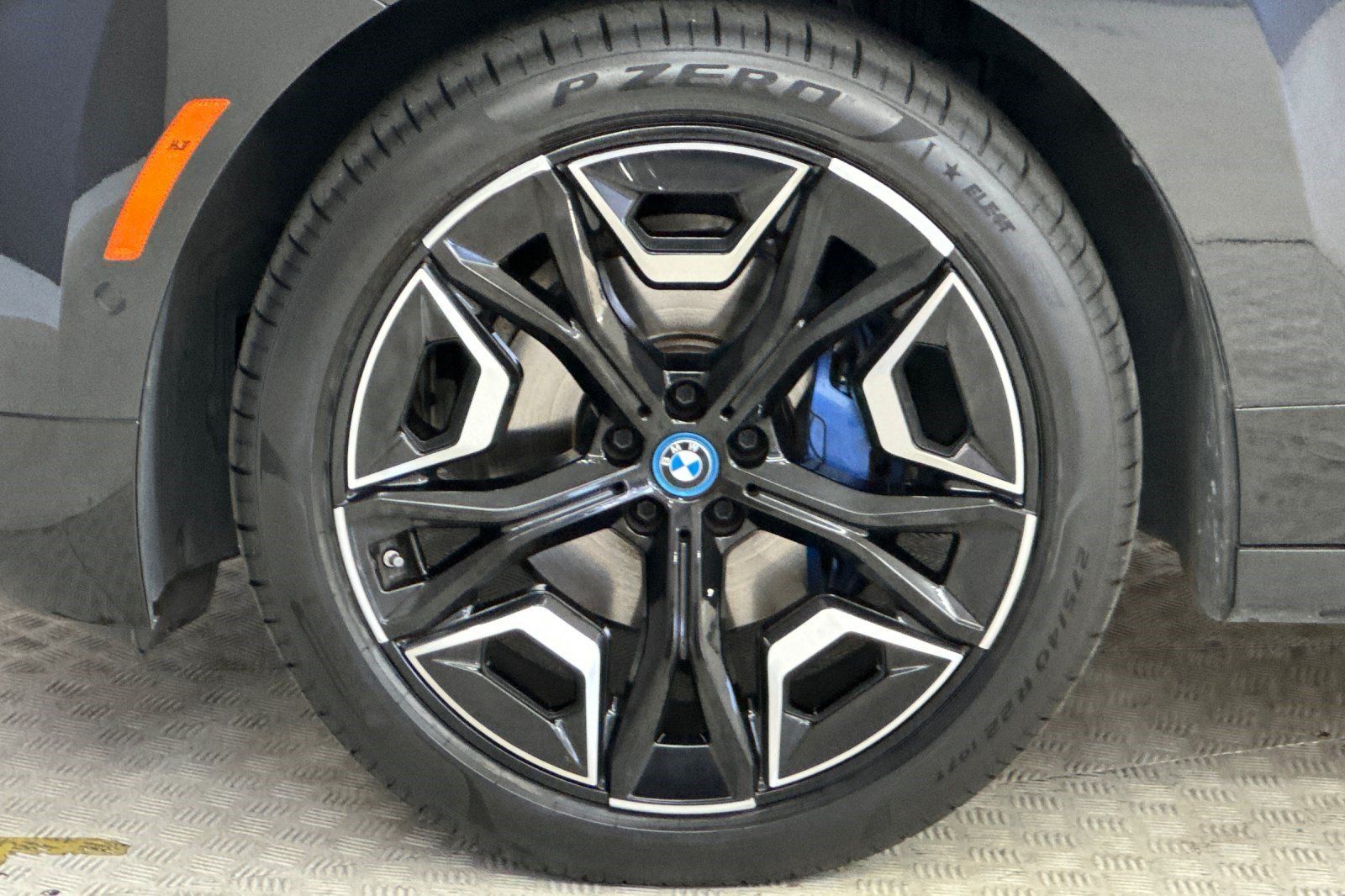 Certified 2024 BMW iX xDrive50 w/ Premium Package AWD/4WD image 13