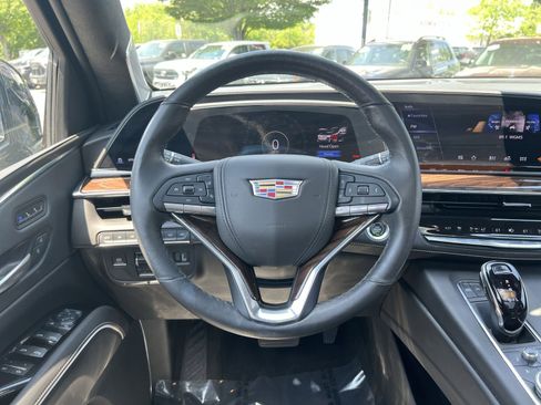 Used 2023 Cadillac Escalade ESV Sport Platinum AWD/4WD image 16