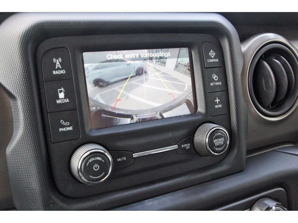 Used 2018 Jeep Wrangler Unlimited Sport AWD/4WD image 27