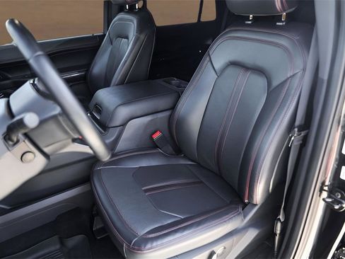 Used 2022 Ford Expedition Limited image 7