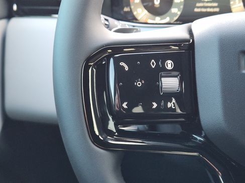 New 2026 Land Rover Range Rover Evoque Dynamic SE image 29