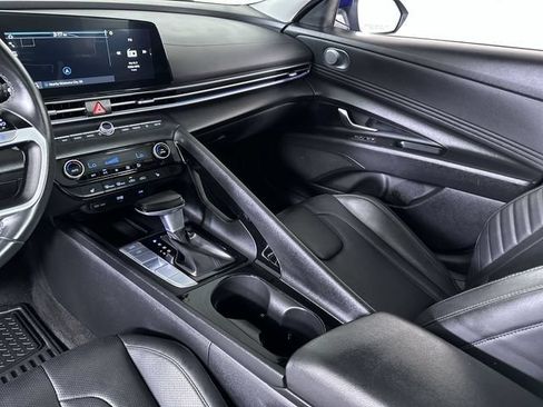 Used 2025 Hyundai Elantra Limited FWD image 36