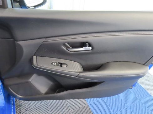 Used 2025 Nissan Sentra SV FWD image 31