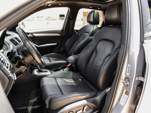 Used 2018 Audi Q3 2.0T Premium Plus w/ Premium Plus Package FWD image 4