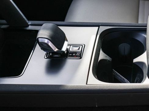 Used 2024 Land Rover Discovery Sport S image 30