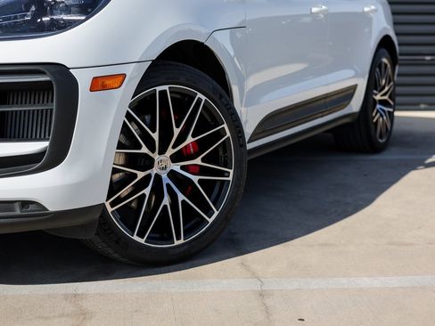 Certified 2024 Porsche Macan S image 10