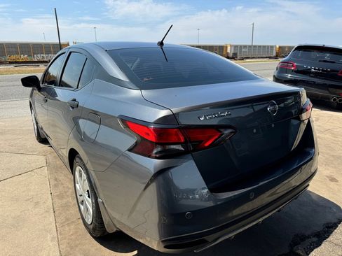 Used 2020 Nissan Versa S image 22