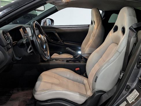 Used 2013 Nissan GT-R Black Edition AWD/4WD image 4