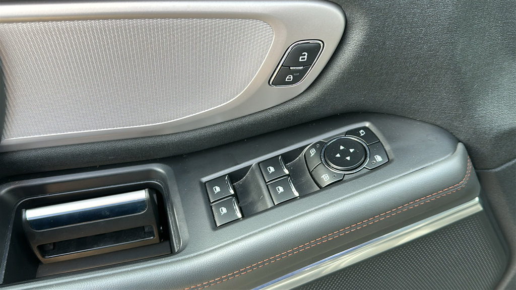 Used 2025 Ford Expedition Active AWD/4WD image 12