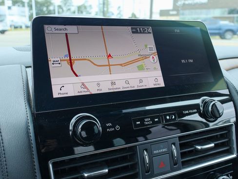 Used 2023 Nissan Armada SL image 3