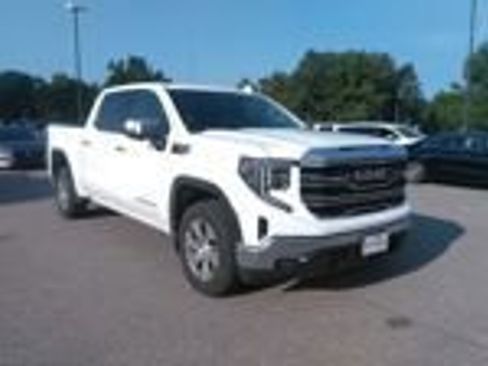 Used 2025 GMC Sierra 1500 SLT RWD image 5