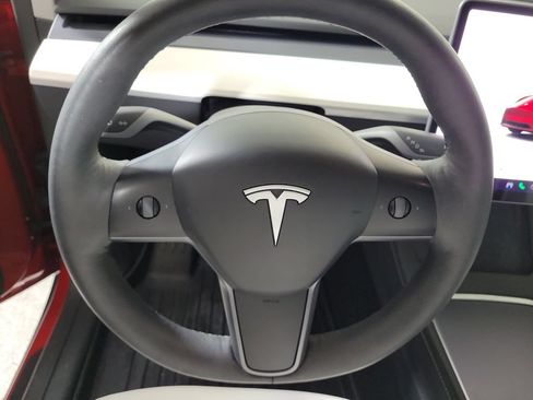 Used 2023 Tesla Model Y Long Range AWD/4WD image 13