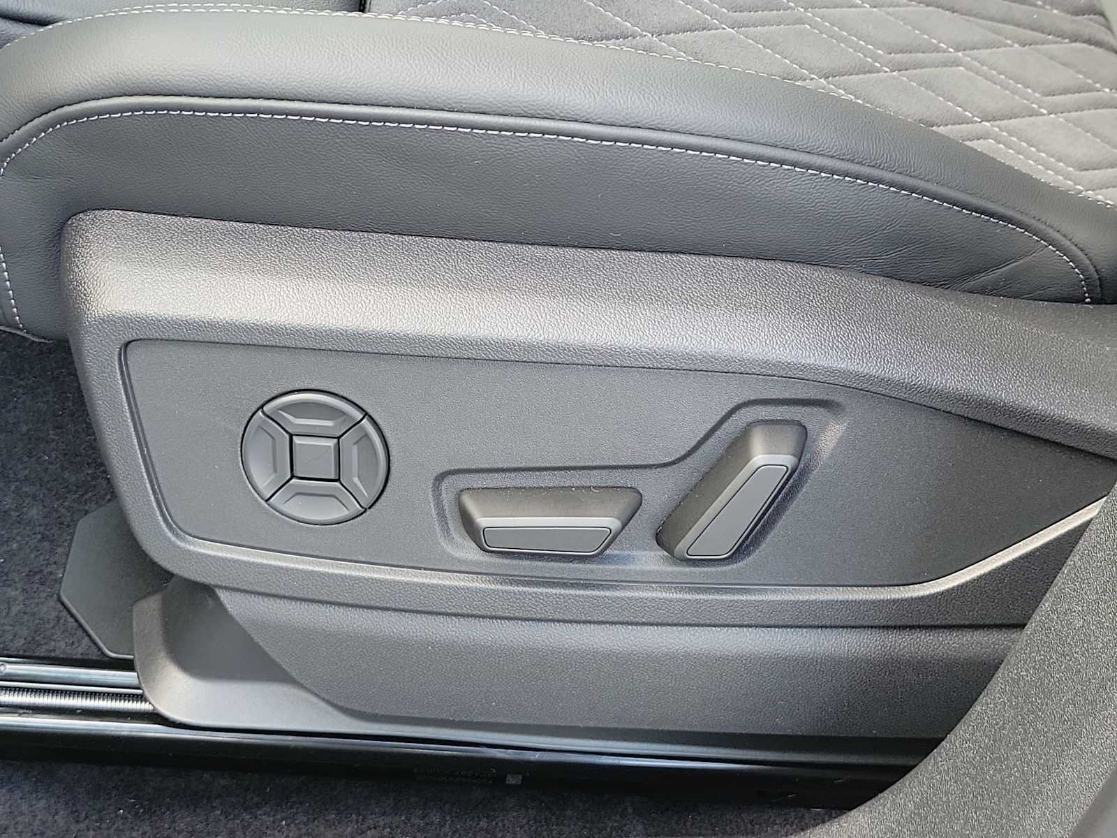 New 2026 Audi SQ5 Premium Plus AWD/4WD image 16
