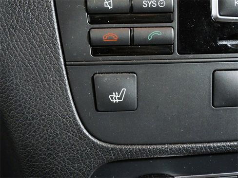 Used 2015 Mercedes-Benz GLK 350 4MATIC image 23