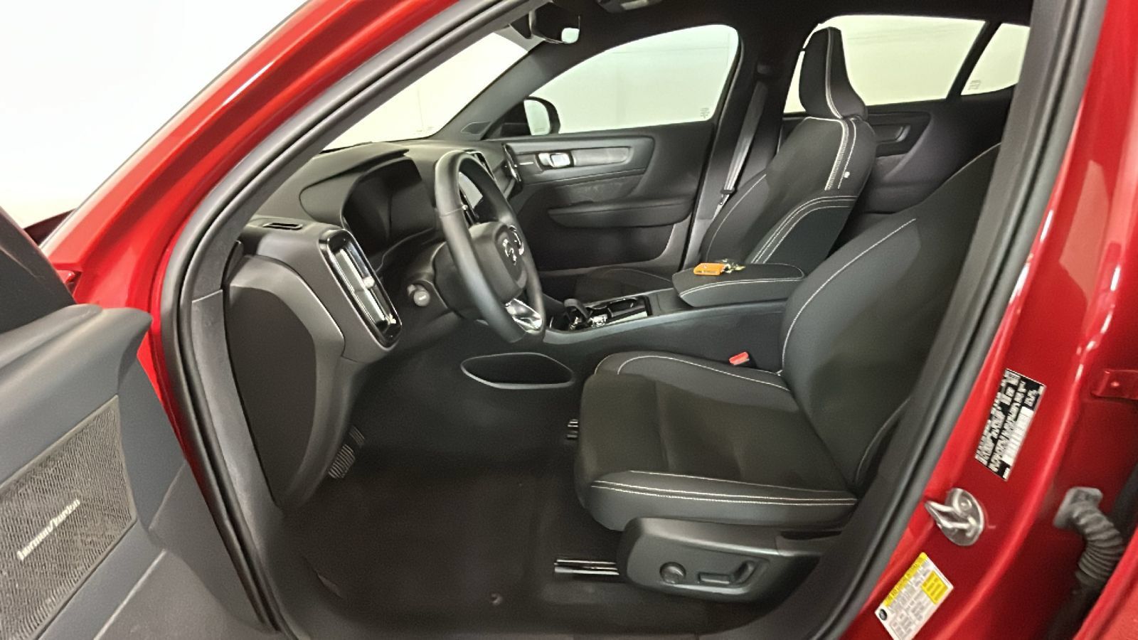 Used 2023 Volvo C40 P8 Recharge Ultimate AWD/4WD image 13