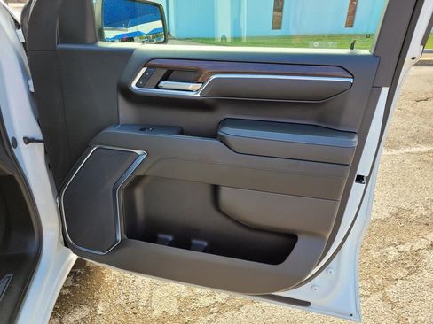 Used 2024 GMC Sierra 1500 SLT RWD image 9