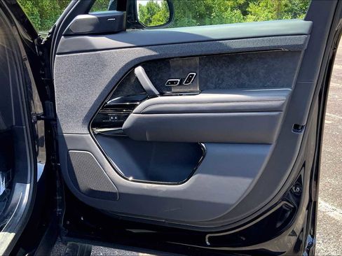 Used 2023 Land Rover Range Rover Sport First Edition image 24